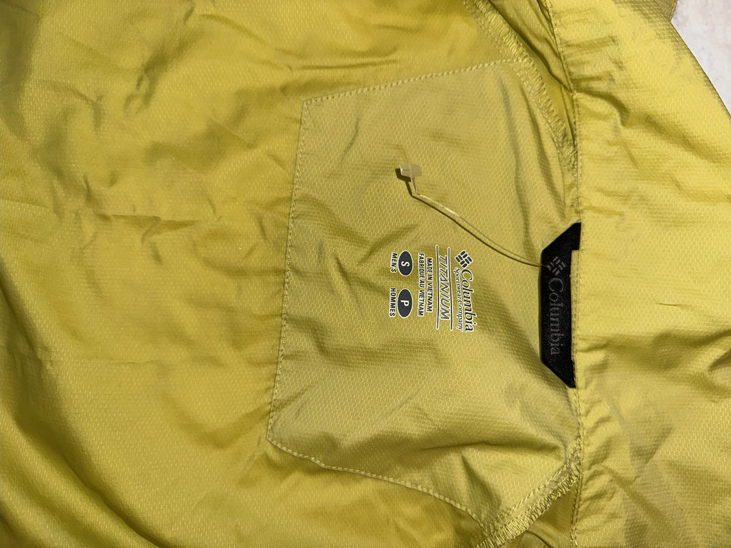 Columbia Titanium series Lightweight Windbreaker - Men's Small