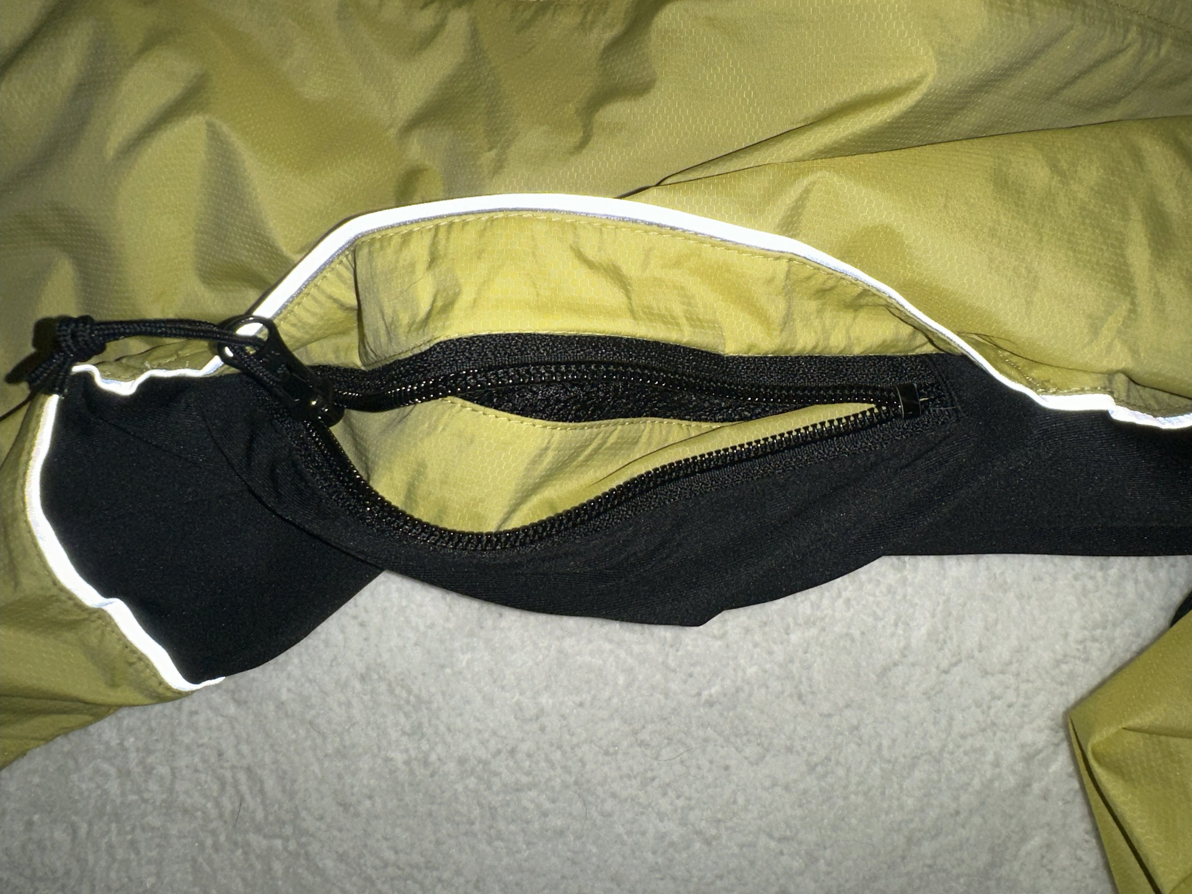 Columbia Titanium series Lightweight Windbreaker - Men's Small